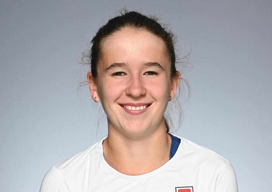 Headshot of Nikola Bartunkova