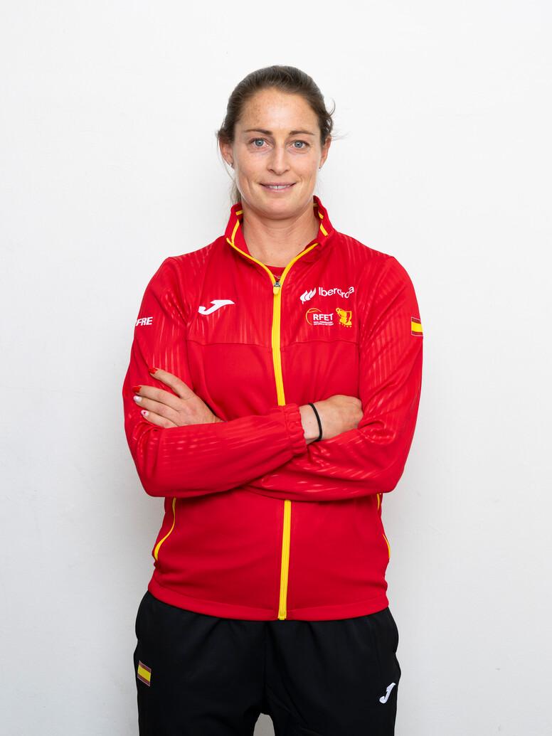 Headshot of Yvonne Cavalle-Reimers