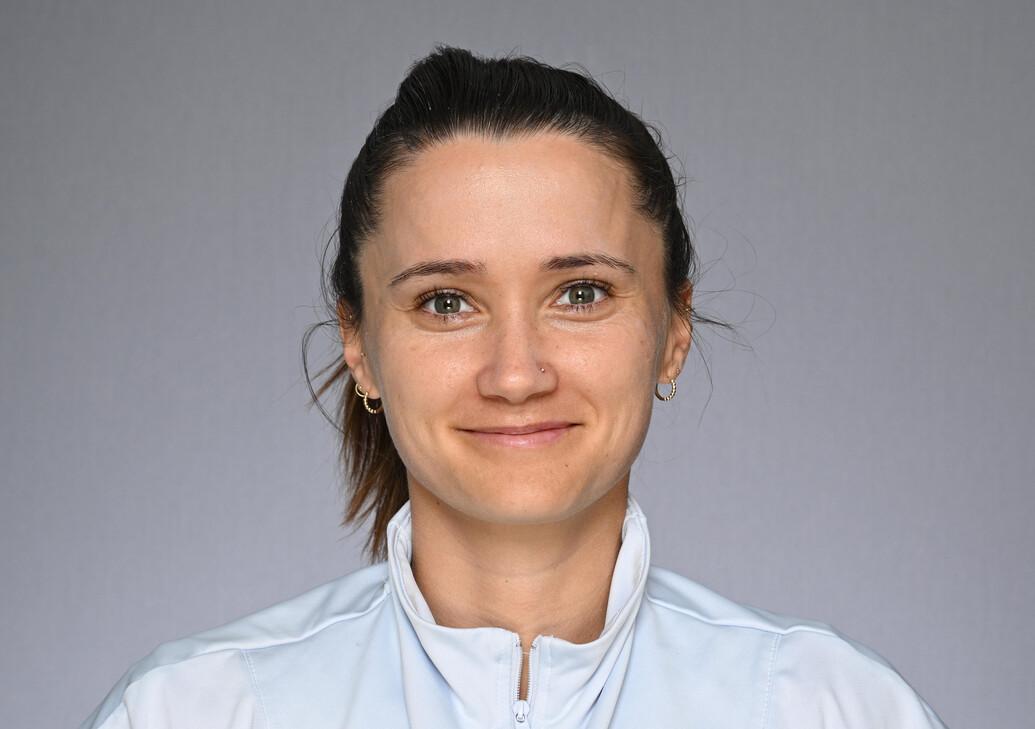 Headshot of Lauren Davis