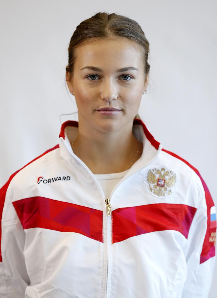 Headshot of Anna Kalinskaya