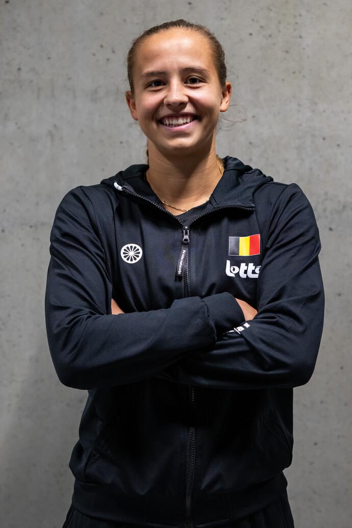 Headshot of Hanne Vandewinkel
