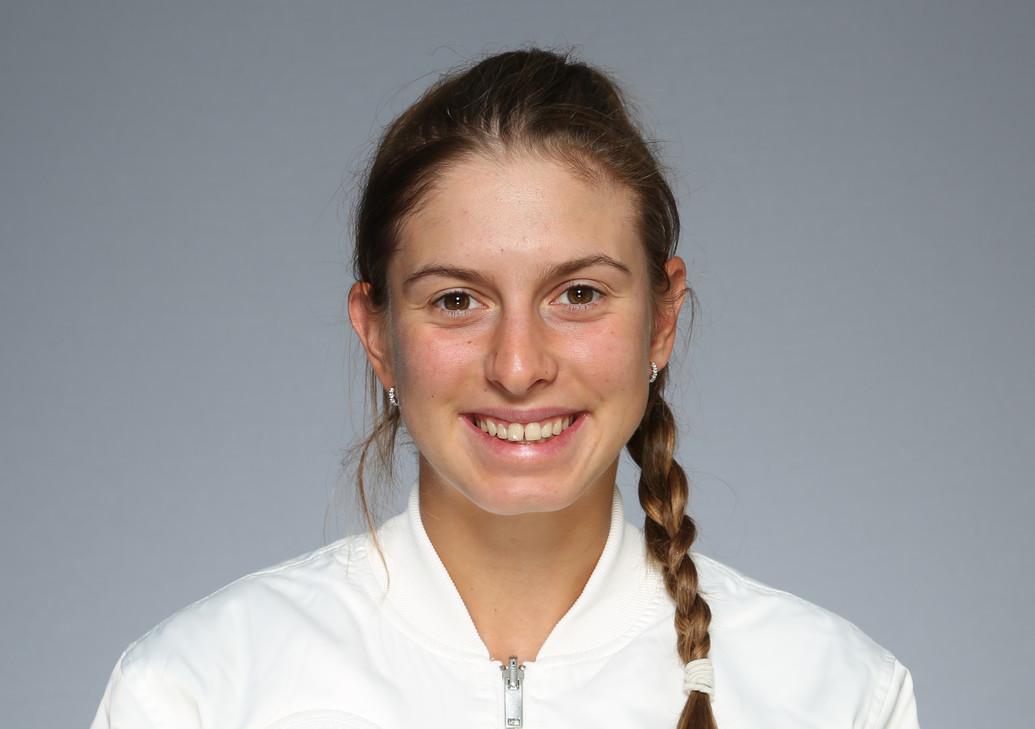 Headshot of Alexandra Vecic