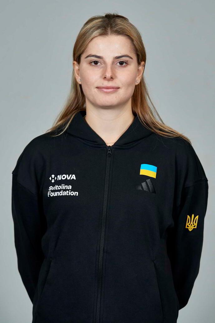 Headshot of Katarina Zavatska